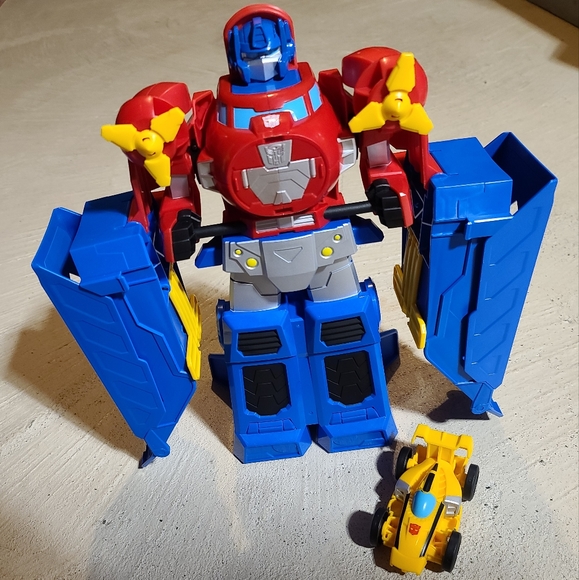 Hasbro Toys Transformers Optimus Prime Jumbo Jet Wing Racer Playset